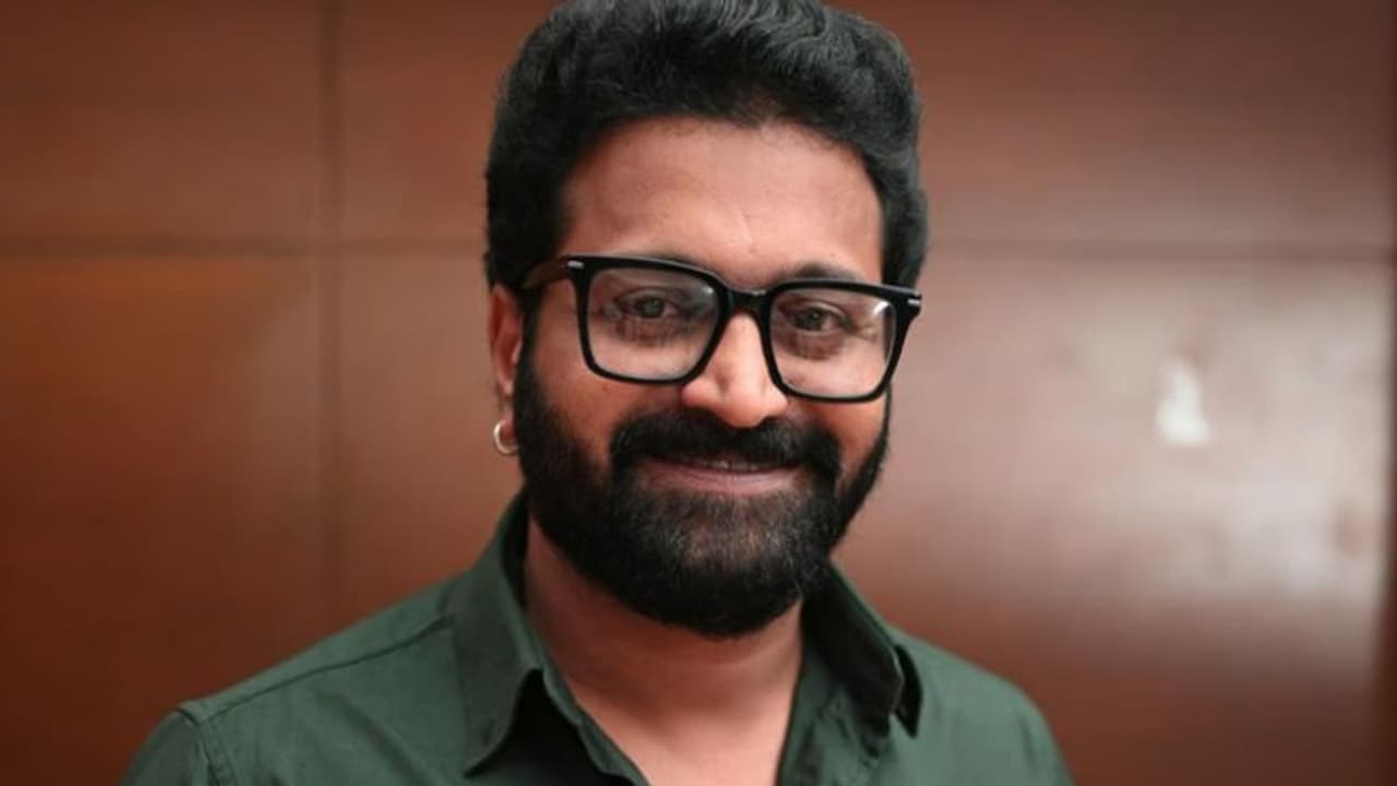 ബോളിവുഡിലേക്ക് എപ്പോള് എത്തും?, ഇതാ ചോദ്യങ്ങള്ക്ക് മറുപടിയുമായി ഋഷഭ് ഷെട്ടി ബോളിവുഡിലേക്ക് എപ്പോള് എത്തും?, ഇതാ ചോദ്യങ്ങള്ക്ക് മറുപടിയുമായി ഋഷഭ് ഷെട്ടി