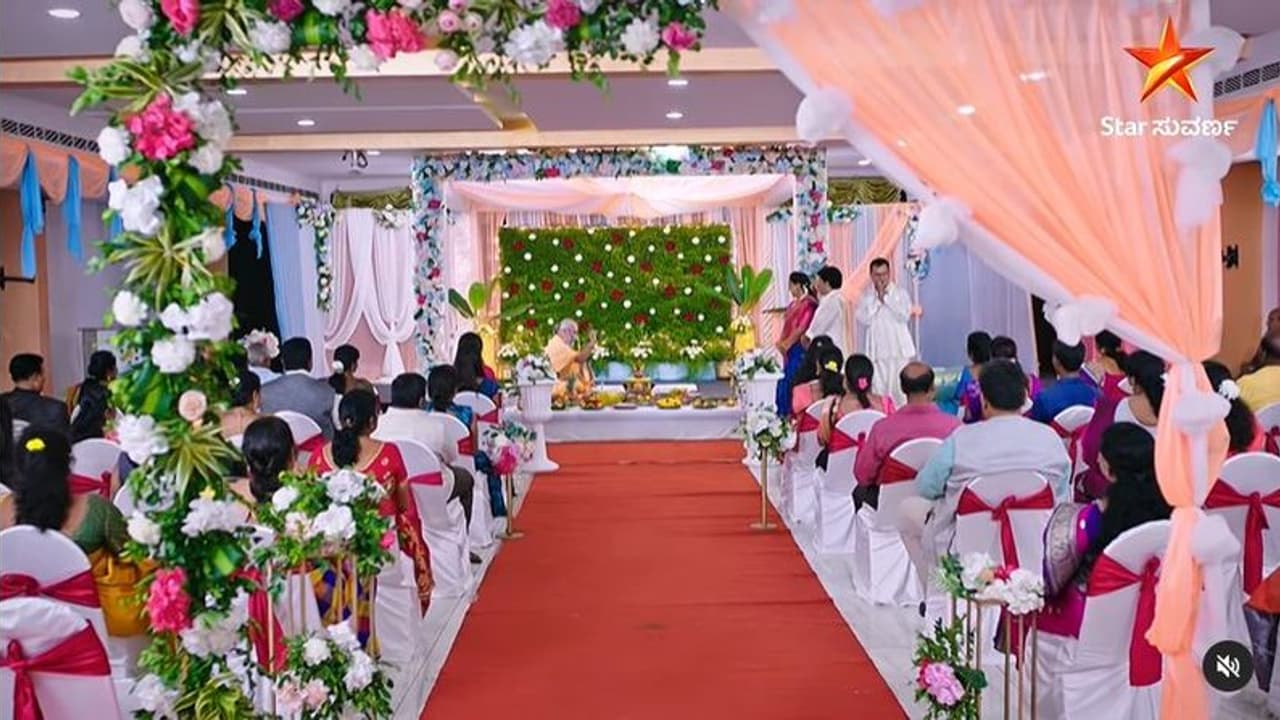 ನಿಶಿತಾ ಅಭಿಮನ್ಯು ಮದುವೆ ತಪ್ಪಿಸುತ್ತಾಳಾ ಶ್ರಾವಣಿ, ಬಿಂದು ಪ್ಲಾನ್ ಕಥೆ ಏನುಗುತ್ತೋ; ಫುಲ್ ಆತಂಕದಲ್ಲಿ ನೆಟ್ಟಿಗರು! ನಿಶಿತಾ ಅಭಿಮನ್ಯು ಮದುವೆ ತಪ್ಪಿಸುತ್ತಾಳಾ ಶ್ರಾವಣಿ, ಬಿಂದು ಪ್ಲಾನ್ ಕಥೆ ಏನುಗುತ್ತೋ; ಫುಲ್ ಆತಂಕದಲ್ಲಿ ನೆಟ್ಟಿಗರು!