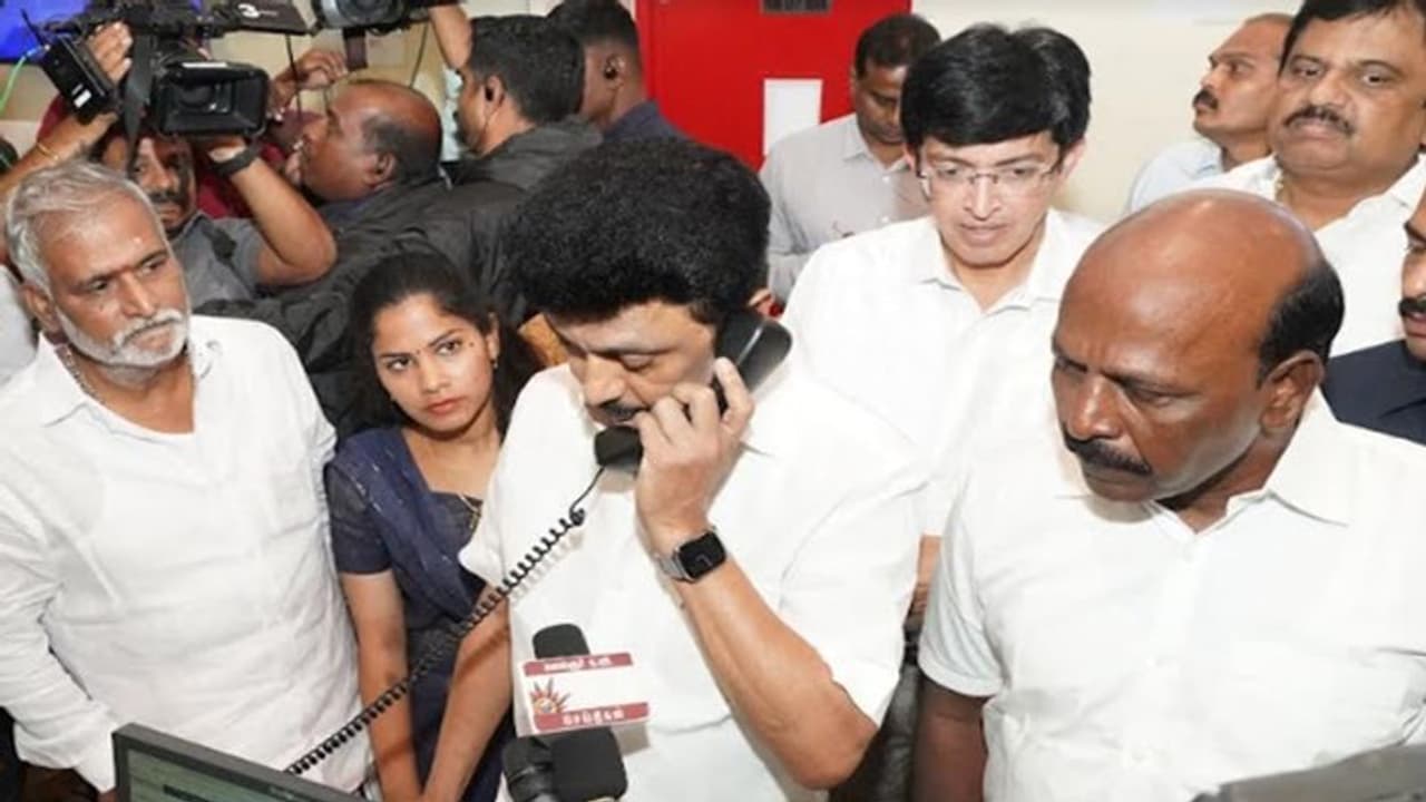 கனமழை மீட்பு பணிகள்: அடிப்படை வசதிகளை செய்து கொடுக்க முதல்வர் ஸ்டாலின் உத்தரவு! கனமழை மீட்பு பணிகள்: அடிப்படை வசதிகளை செய்து கொடுக்க முதல்வர் ஸ்டாலின் உத்தரவு!