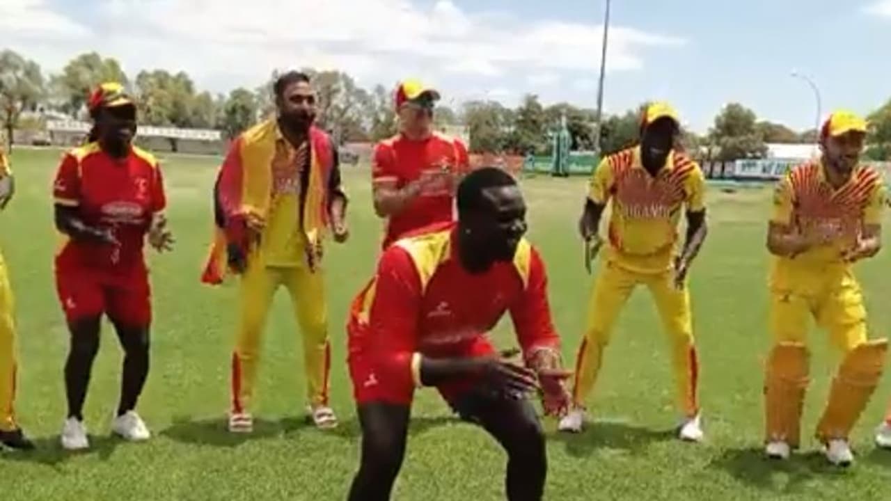 ಮೊದಲ ಬಾರಿಗೆ ಟಿ20 ವಿಶ್ವಕಪ್ ಟೂರ್ನಿಗೆ ಅರ್ಹತೆ ಪಡೆದ ಉಗಾಂಡ, ಮೈದಾನದಲ್ಲಿ ಭರ್ಜರಿ ಡ್ಯಾನ್ಸ್! ಮೊದಲ ಬಾರಿಗೆ ಟಿ20 ವಿಶ್ವಕಪ್ ಟೂರ್ನಿಗೆ ಅರ್ಹತೆ ಪಡೆದ ಉಗಾಂಡ, ಮೈದಾನದಲ್ಲಿ ಭರ್ಜರಿ ಡ್ಯಾನ್ಸ್!