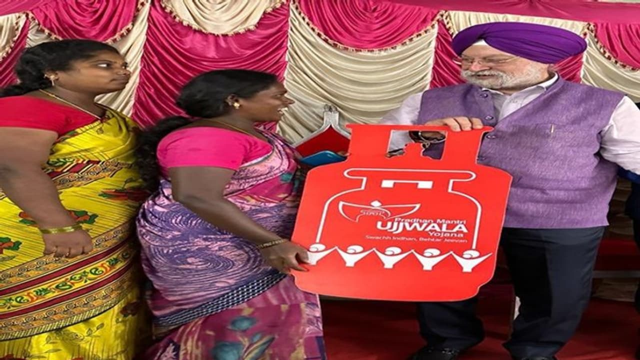 உஜ்வாலா திட்டத்தின் கீழ் தமிழகத்தில் 37 லட்சம் குடும்பங்கள் பலன்: மத்திய அமைச்சர் தகவல்!