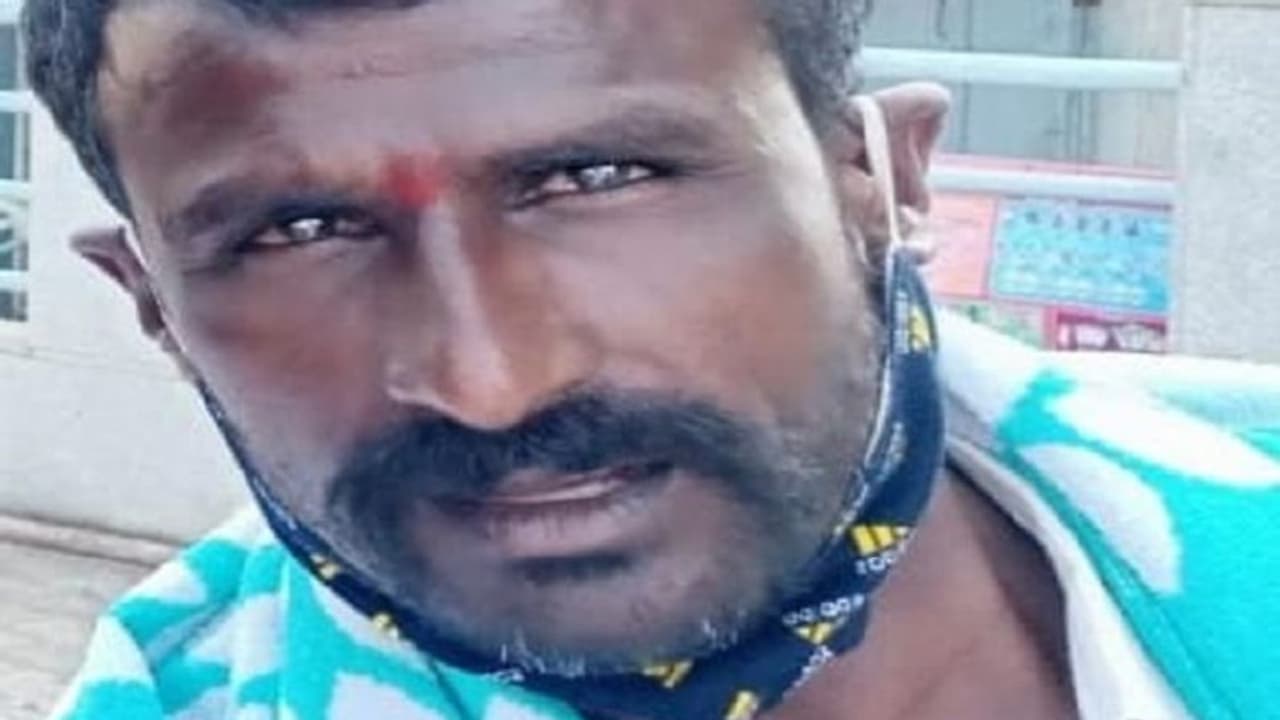 ಚಿಕ್ಕಬಳ್ಳಾಪುರ: ಅಣ್ಣನ ಮಗನಿಂದಲೇ ಚಿಕ್ಕಪ್ಪನ ಕೊಲೆ, ಆರೋಪಿ ಬಂಧನ ಚಿಕ್ಕಬಳ್ಳಾಪುರ: ಅಣ್ಣನ ಮಗನಿಂದಲೇ ಚಿಕ್ಕಪ್ಪನ ಕೊಲೆ, ಆರೋಪಿ ಬಂಧನ