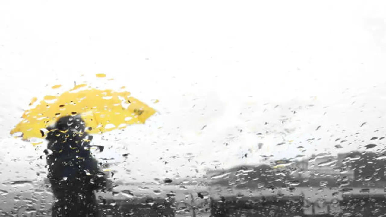 ಹಗುರದಿಂದ ಸಾಧಾರಣ ಮಳೆಯಾಗುವ ಸಂಭವದ ಮುನ್ಸೂಚನೆ ಹಗುರದಿಂದ ಸಾಧಾರಣ ಮಳೆಯಾಗುವ ಸಂಭವದ ಮುನ್ಸೂಚನೆ