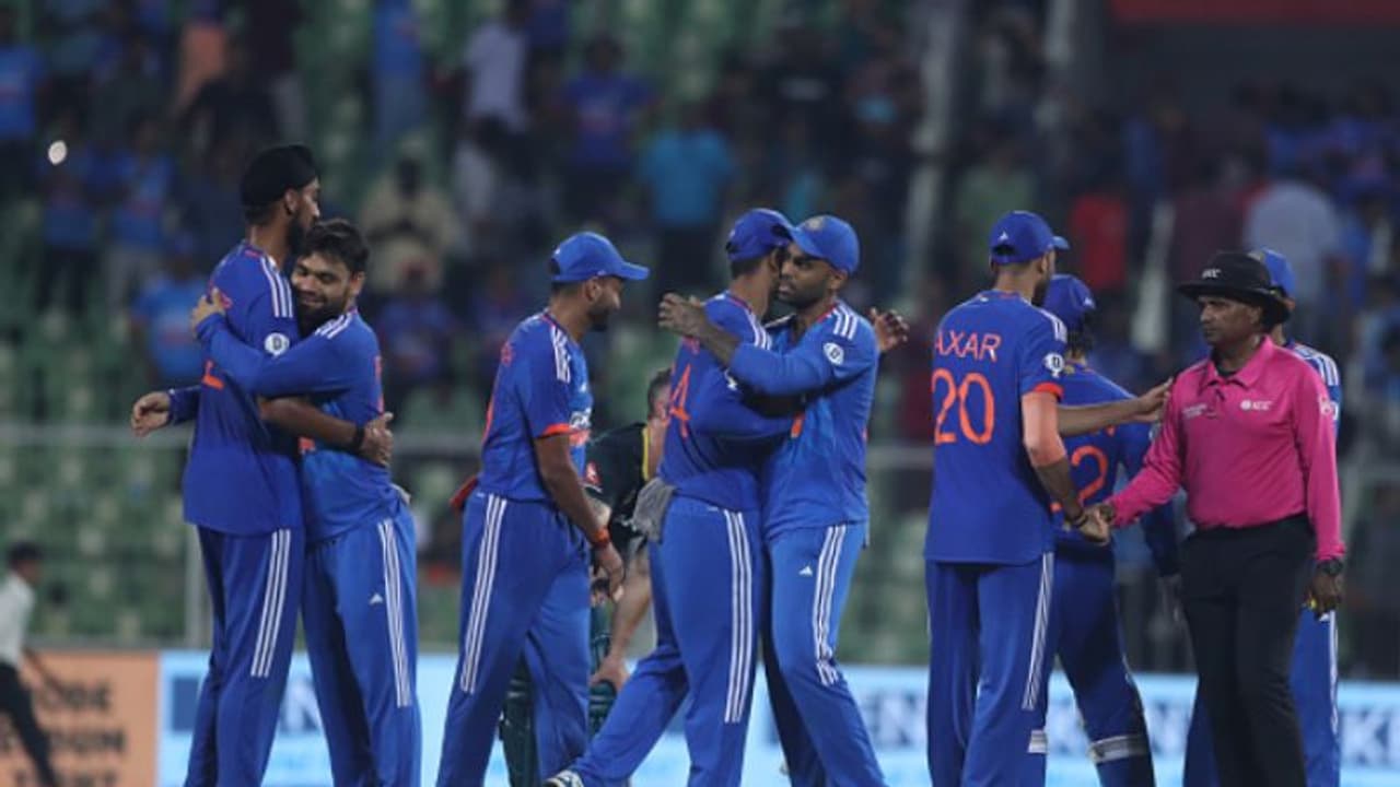 റായ്പൂരില് റണ്മഴയ്ക്ക് പകരം മഴയോ? ഇന്ത്യ ഓസ്ട്രേലിയ നാലാം ടി20യില് ആകാംക്ഷയായി കാലാവസ്ഥ റായ്പൂരില് റണ്മഴയ്ക്ക് പകരം മഴയോ? ഇന്ത്യ ഓസ്ട്രേലിയ നാലാം ടി20യില് ആകാംക്ഷയായി കാലാവസ്ഥ