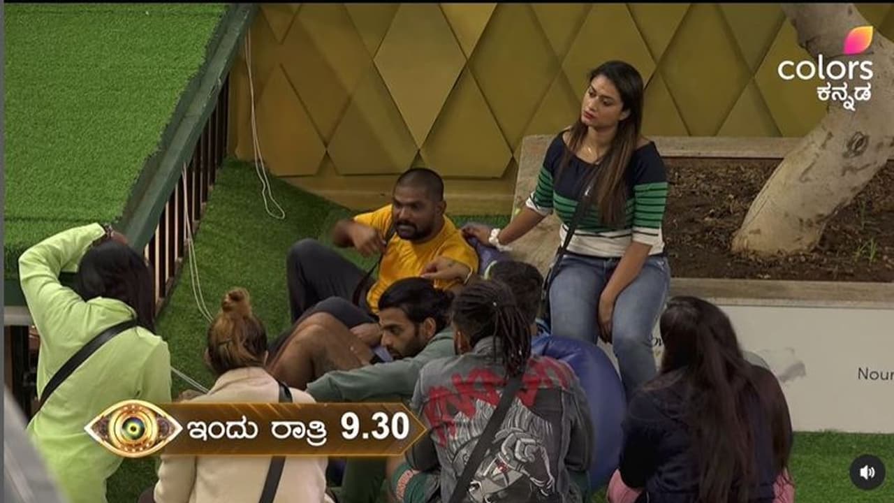 ತುಕಾಲಿ ಸಂತೋಷ್ ಸಂಗೀತಾ ಮಧ್ಯೆ ಮಾತಿನ ಚಕಮಕಿ; ತನಿಷಾ ಸಲಹೆಗೂ ಕ್ಯಾರೇ ಎನ್ನುತ್ತಿಲ್ಲವಲ್ಲ! ತುಕಾಲಿ ಸಂತೋಷ್ ಸಂಗೀತಾ ಮಧ್ಯೆ ಮಾತಿನ ಚಕಮಕಿ; ತನಿಷಾ ಸಲಹೆಗೂ ಕ್ಯಾರೇ ಎನ್ನುತ್ತಿಲ್ಲವಲ್ಲ!