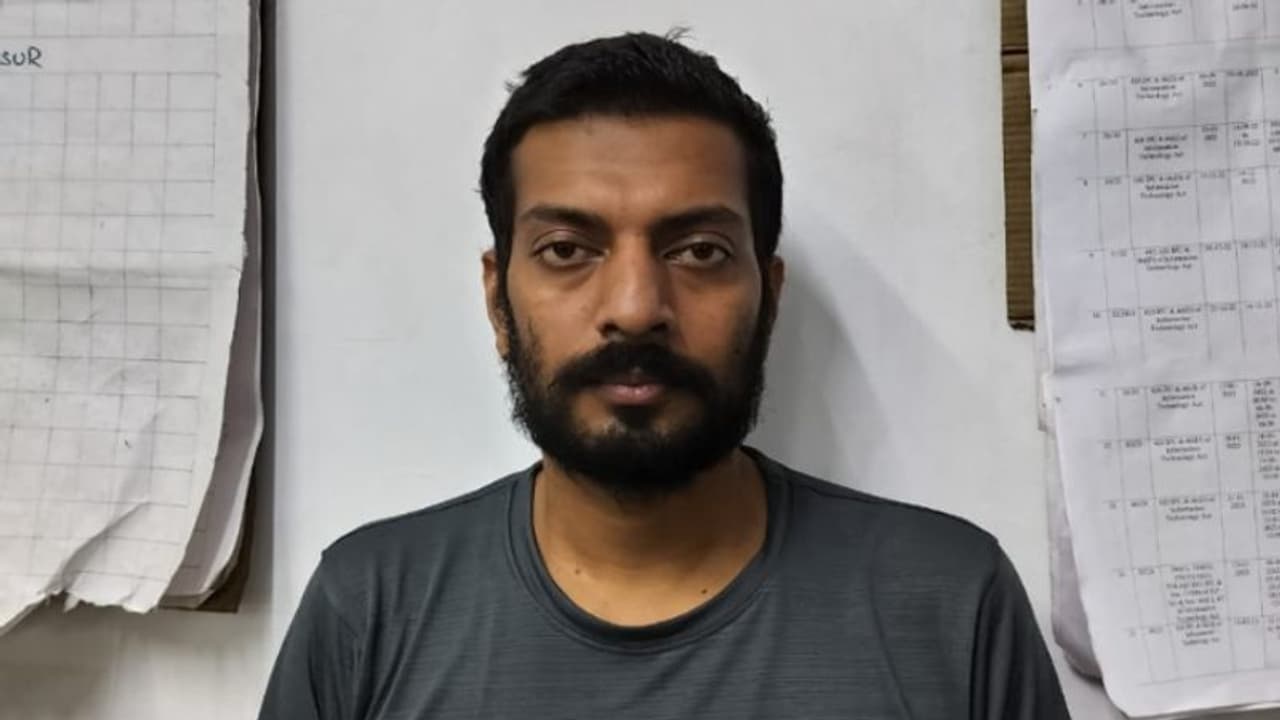 'ഇര സാധാരണക്കാർ'; കബളിപ്പിച്ച് രേഖകൾ ശേഖരിക്കും, ബാങ്ക് അക്കൗണ്ടുകള്‍ തട്ടിപ്പുക്കാര്‍ക്ക്, യുവാവ് അറസ്റ്റിൽ