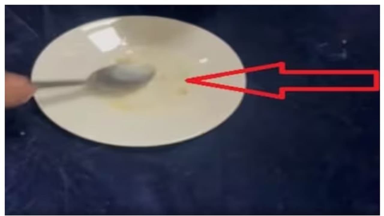 'ബുദ്ധി കൊള്ളാം വർമ്മ സാറെ... പക്ഷേ...'; സോപ്പ് പൊടിയിൽ കലർത്തി കടത്തിയ 26 ലക്ഷം രൂപയുടെ സ്വ‍ർണ്ണം പിടികൂടി 