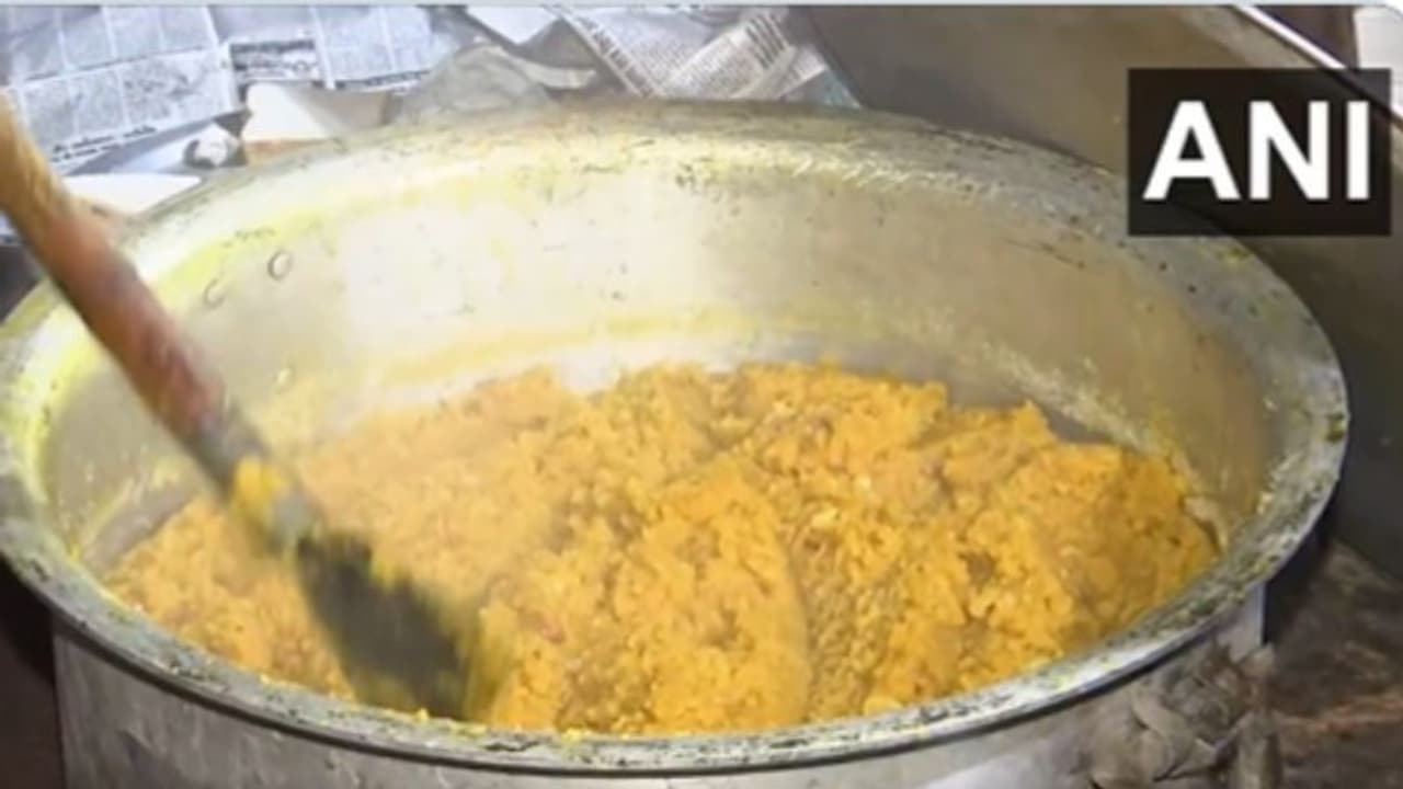 വോട്ടെണ്ണല്‍ ആവേശം ഭക്ഷണത്തിലും; ദില്ലിയിലെ ബിജെപി ആസ്ഥാനത്ത് അത്ഭുതാവഹമായ കാഴ്‌ചകള്‍ വീഡിയോ