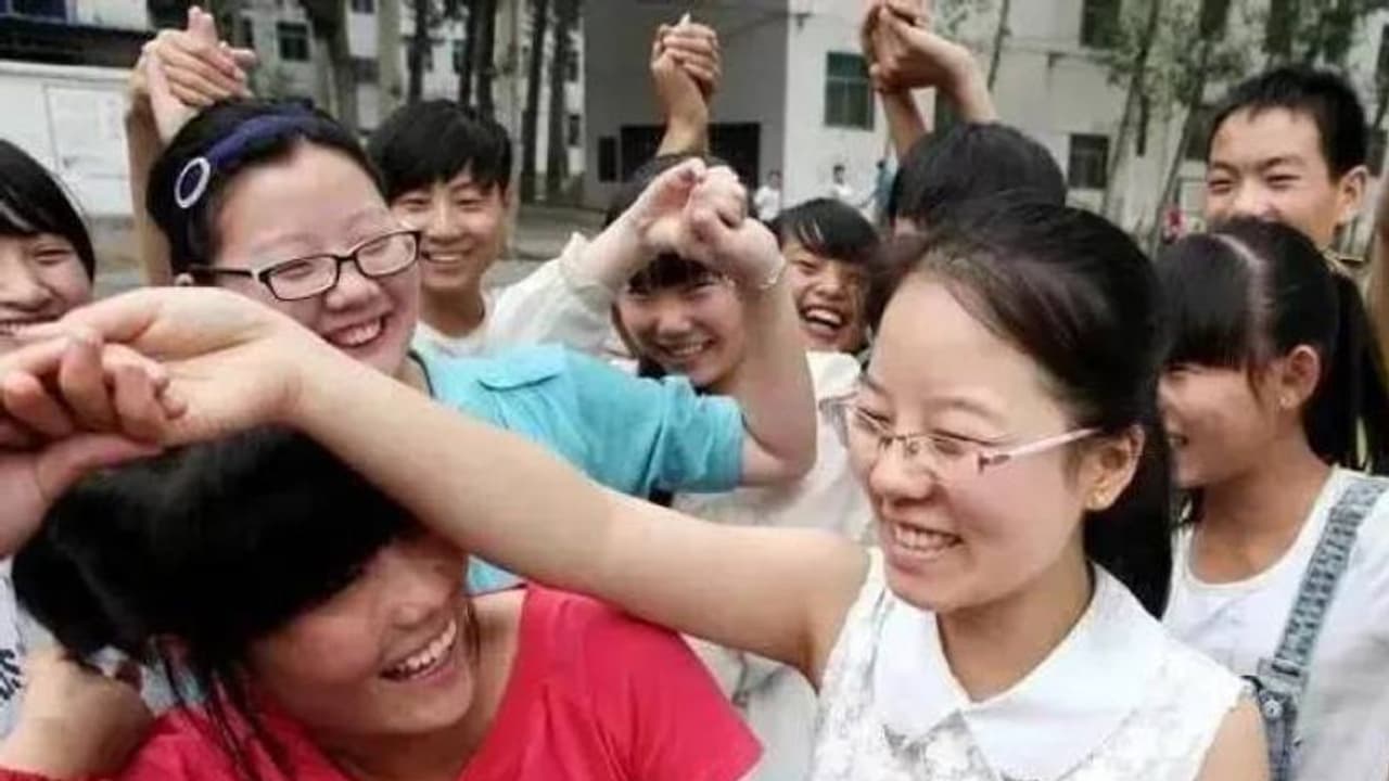 ടീച്ചേഴ്‍സായാൽ ഇങ്ങനെ വേണം; കുട്ടികളുടെ ഉത്തരക്കടലാസില്‍ അധ്യാപകർ കുറിച്ചതിങ്ങനെ, കയ്യടിച്ച് സോഷ്യൽമീഡിയ