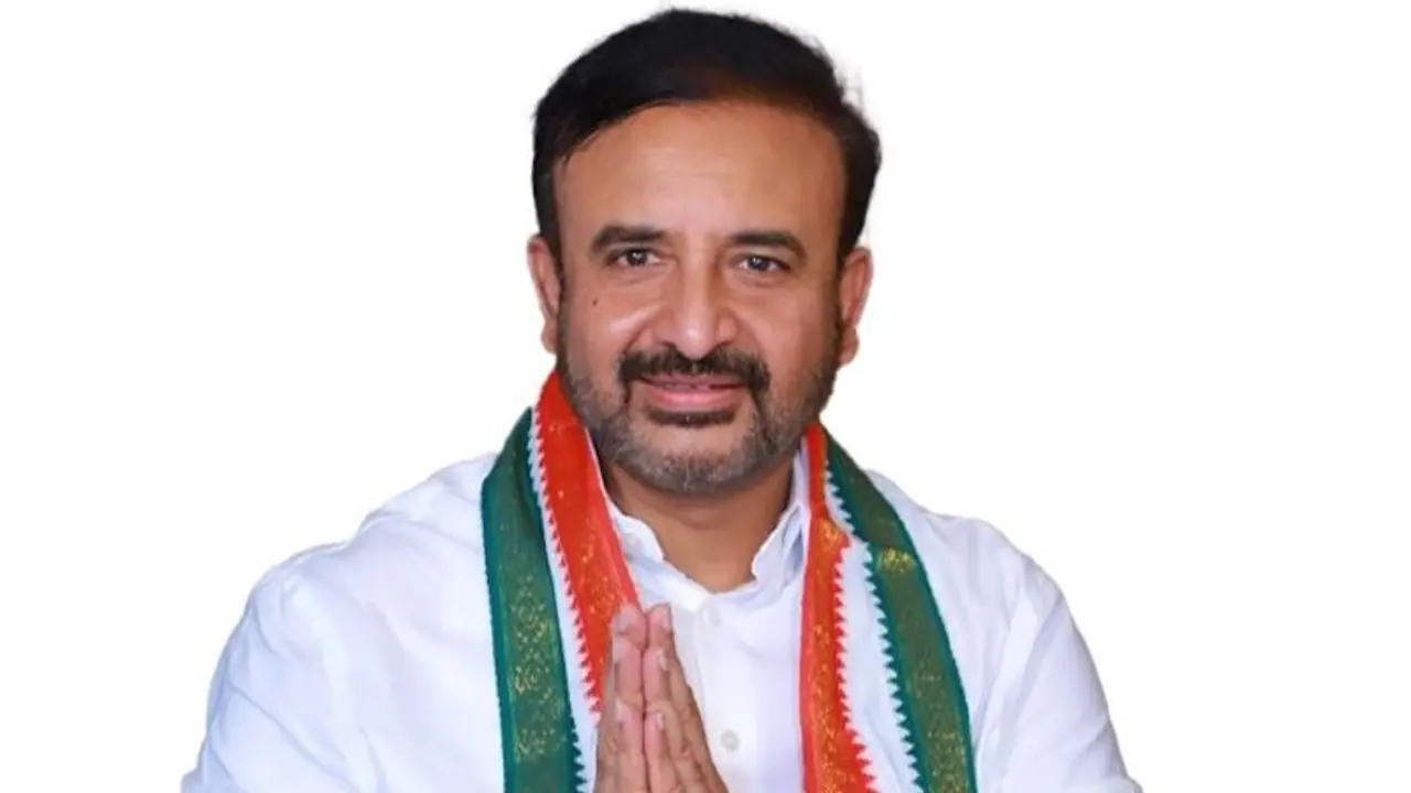 రేవంత్ కేబినెట్ లో ఐటీ మంత్రిగా కొత్తపేరు తెరపైకి? ఎవరీ మదన్ మోహన్ రావు..? 