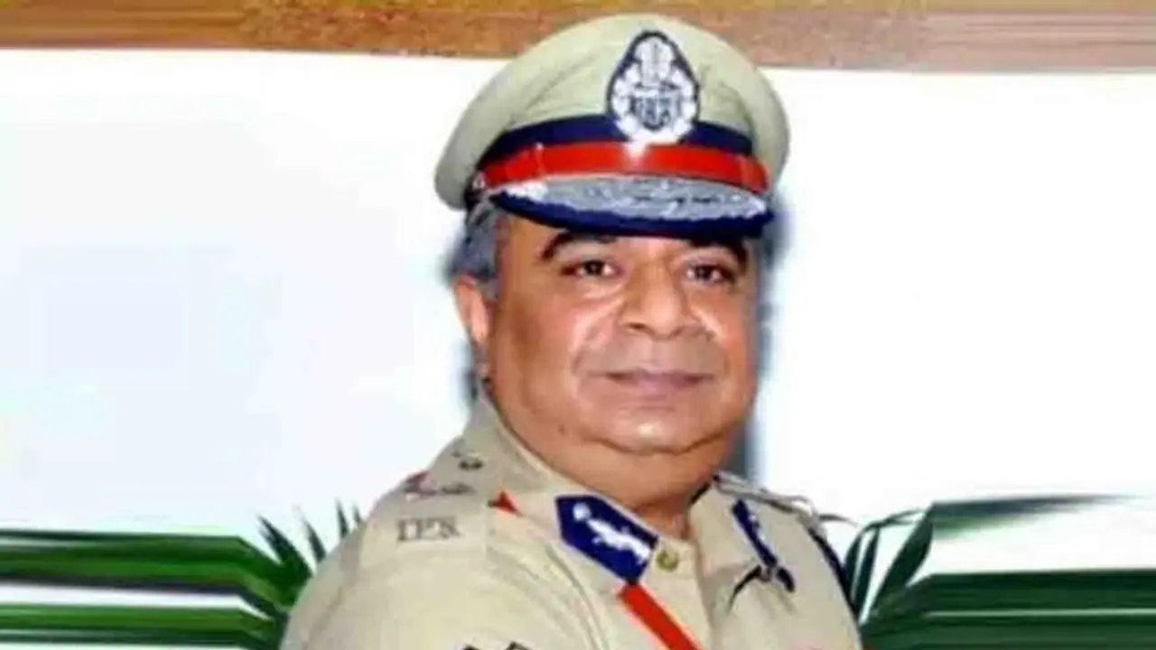 22 ల్యాండ్ క్రూయిజర్ల కొనుగోలు వివాదం.. తెలంగాణ డీజీపీ రవి గుప్తా ఏం చెప్పారంటే ? 22 ల్యాండ్ క్రూయిజర్ల కొనుగోలు వివాదం.. తెలంగాణ డీజీపీ రవి గుప్తా ఏం చెప్పారంటే ?