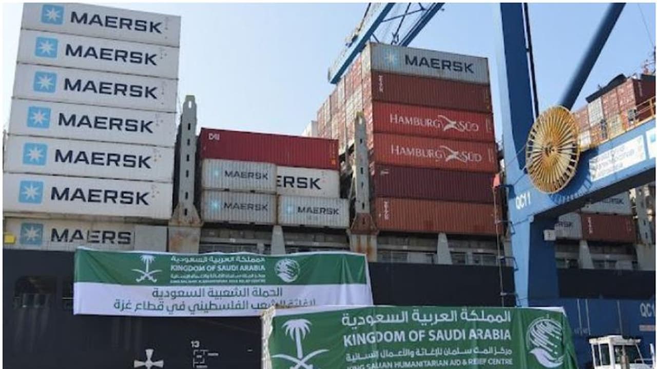 1,246 ടൺ ദുരിതാശ്വാസ വസ്തുക്കൾ, 300 കണ്ടെയ്നറുകളുമായി സൗദിയുടെ മൂന്നാമത്തെ കപ്പൽ ഗാസയിലേക്ക് 1,246 ടൺ ദുരിതാശ്വാസ വസ്തുക്കൾ, 300 കണ്ടെയ്നറുകളുമായി സൗദിയുടെ മൂന്നാമത്തെ കപ്പൽ ഗാസയിലേക്ക്