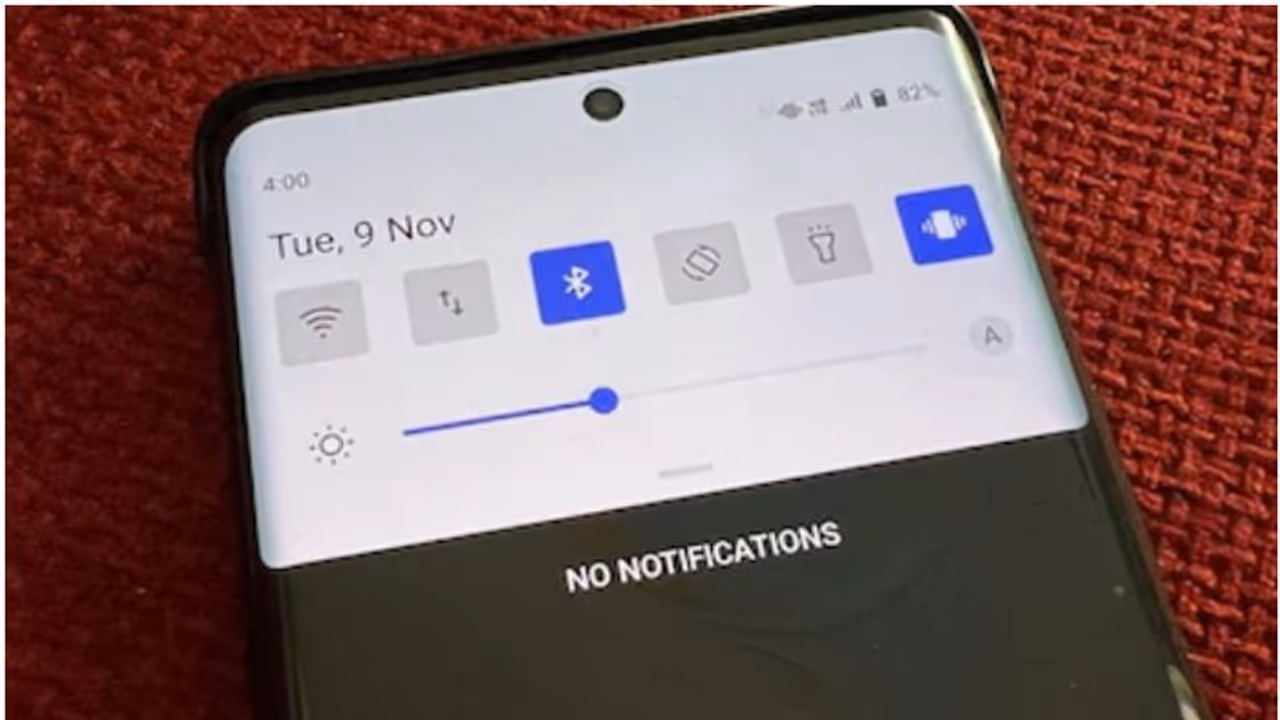 ഫോണിൽ ബ്ലൂടൂത്തും ഓണാക്കി കറങ്ങി നടന്നാൽ കിട്ടുക ചെറിയ പണിയല്ല; ഈ മുന്നറിയിപ്പ് അവഗണിക്കല്ലേ...