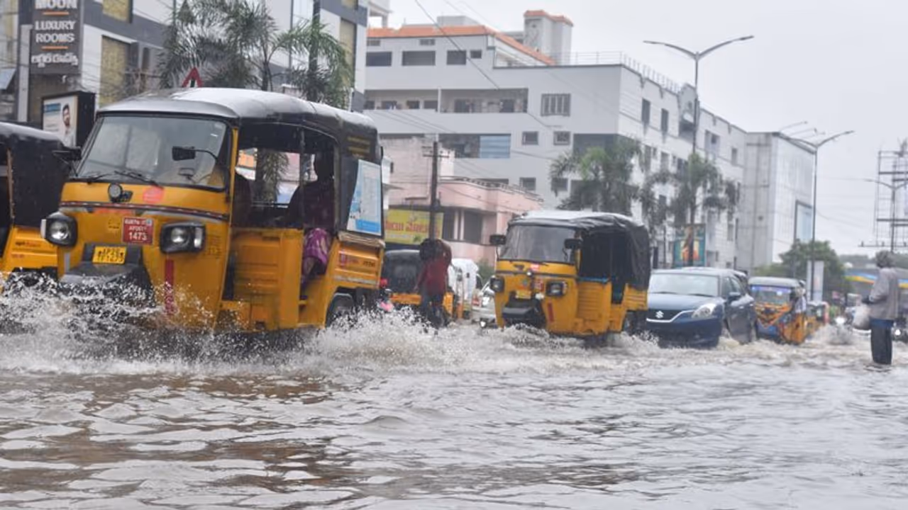 Cyclone Michaung: Storm weakens after landfall; over 40 lakh people affected Cyclone Michaung: Storm weakens after landfall; over 40 lakh people affected
