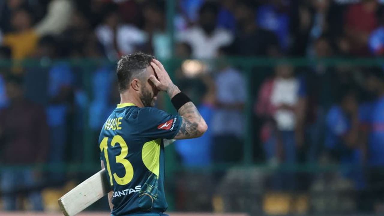 അത് വൈഡ് തന്നെ, പക്ഷെ മലയാളി അമ്പയർ കണ്ണടച്ചു, ഇന്ത്യന്‍ ജയത്തില്‍ നിർണായകമായത് അര്‍ഷ്‌ദീപിന്‍റെ ആദ്യ പന്ത്