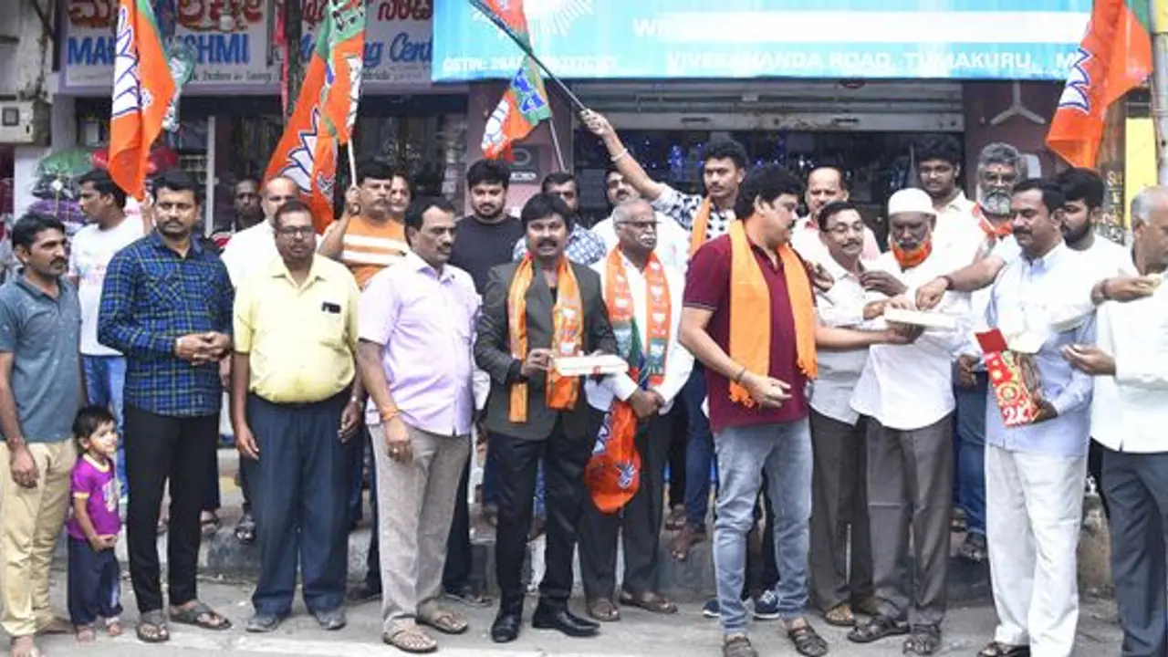 ಬಿಜೆಪಿ ಅಭೂತಪೂರ್ವ ಜಯಭೇರಿ : ಕಾರ್ಯಕರ್ತರ ಸಂಭ್ರಮಾಚರಣೆ ಬಿಜೆಪಿ ಅಭೂತಪೂರ್ವ ಜಯಭೇರಿ : ಕಾರ್ಯಕರ್ತರ ಸಂಭ್ರಮಾಚರಣೆ