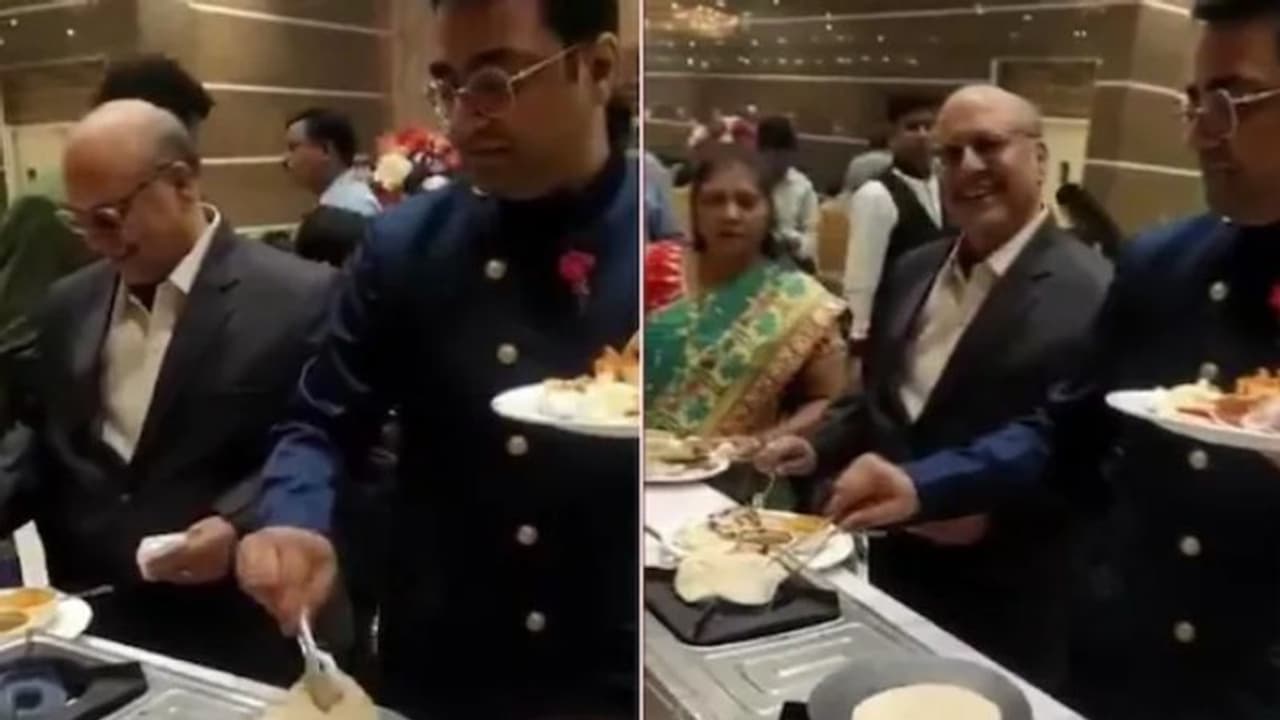 കല്യാണ റിസപ്ഷനിലെ വ്യത്യസ്തമായ ഫുഡ് സ്റ്റാള്; അയ്യോ വേണ്ടെന്ന് കമന്റുകള്... കല്യാണ റിസപ്ഷനിലെ വ്യത്യസ്തമായ ഫുഡ് സ്റ്റാള്; അയ്യോ വേണ്ടെന്ന് കമന്റുകള്...