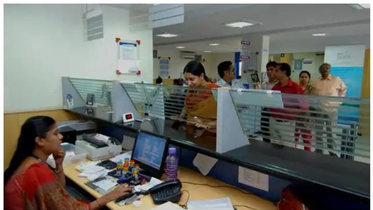  വടകര എംപിയുടെ ചോദ്യത്തിന് കേന്ദ്ര സർക്കാരിന്റെ മറുപടി; കേരളത്തിലെ 9 സഹകരണ ബാങ്കുകള്‍ക്ക് ഇ ഡി പിഴ