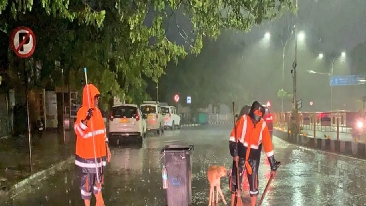 Cyclone Michaung: మిచౌంగ్ తుఫాను ఎఫెక్ట్.. తెలంగాణలో భారీ వర్షాలు, ఐఎండీ ఏం చెప్పిందంటే..? Cyclone Michaung: మిచౌంగ్ తుఫాను ఎఫెక్ట్.. తెలంగాణలో భారీ వర్షాలు, ఐఎండీ ఏం చెప్పిందంటే..?