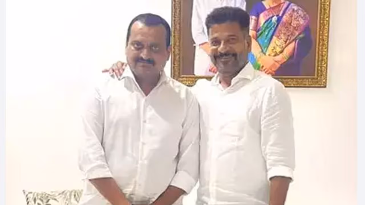 అన్నాకేటీఆర్ చూసావా... చీప్ లీడర్ అన్నోడే చీఫ్ మినిస్టర్ అయ్యాడు..: బండ్ల గణేష్ రియాక్ట్ అన్నాకేటీఆర్ చూసావా... చీప్ లీడర్ అన్నోడే చీఫ్ మినిస్టర్ అయ్యాడు..: బండ్ల గణేష్ రియాక్ట్