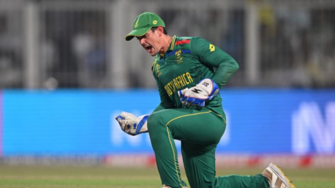 തമ്മിലടി രൂക്ഷം? എല്ലാ ഫോര്‍മാറ്റിലും നിന്ന് വിരമിക്കാന്‍ ക്വിന്‍റണ്‍ ഡി കോക്ക് പദ്ധതിയിട്ടു, വെളിപ്പെടുത്തല്‍