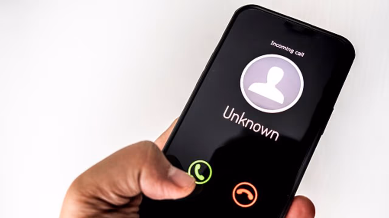 Fraudster poses as DGP, threatens people to scam money: J&K police take action Fraudster poses as DGP, threatens people to scam money: J&K police take action