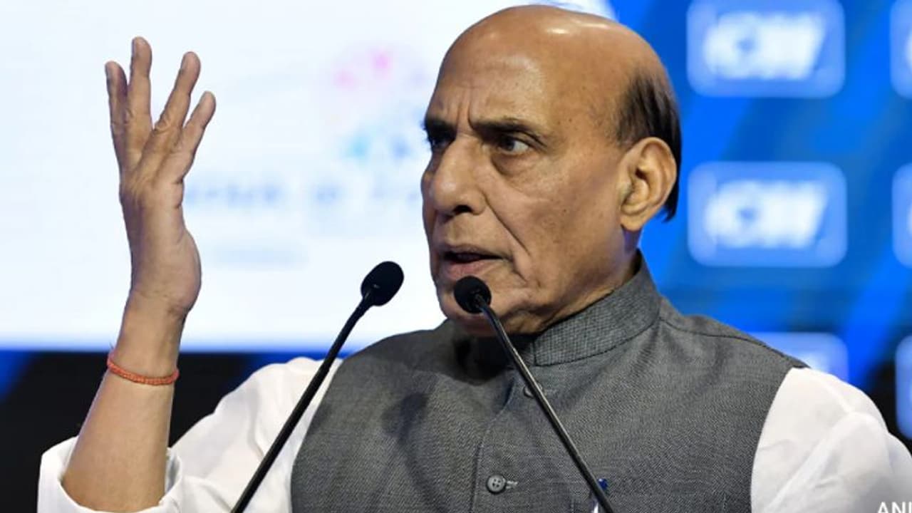 30 ஆண்டகள் காங்கிரஸ் கட்சியால் செய்ய முடியாததை பாஜக 10 ஆண்டுகளில் செய்து காட்டியது ராஜநாத்சிங் பெருமிதம் 30 ஆண்டகள் காங்கிரஸ் கட்சியால் செய்ய முடியாததை பாஜக 10 ஆண்டுகளில் செய்து காட்டியது ராஜநாத்சிங் பெருமிதம்