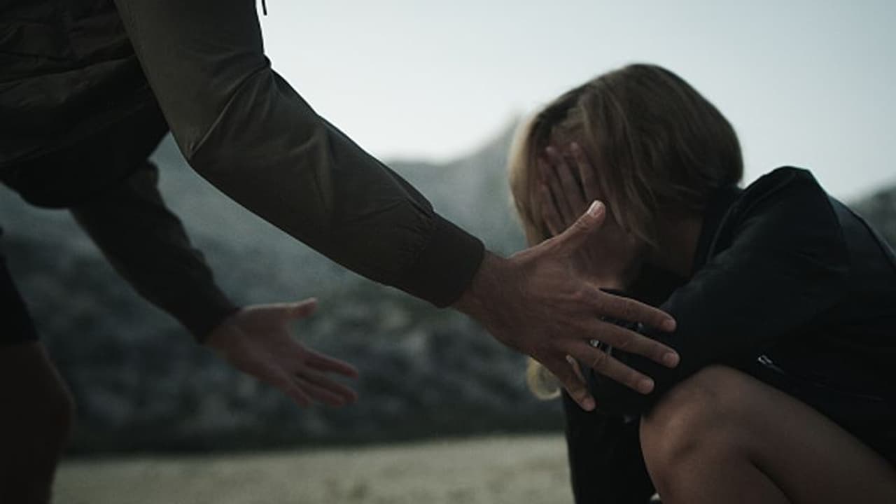 യൂണിവേഴ്സിറ്റി അഡ്മിഷന്‍ ലഭിച്ചില്ല; മകളുടെ മുടി മുറിച്ചും പട്ടിണിക്കിട്ടും അച്ഛന്‍റെ ക്രൂര പീഡനം !