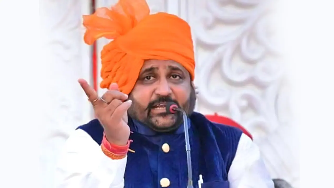 Sukhdev Singh Gogamedi's murder case: Jaipur Police arrest woman for providing weapons, shelter to shooter Sukhdev Singh Gogamedi's murder case: Jaipur Police arrest woman for providing weapons, shelter to shooter