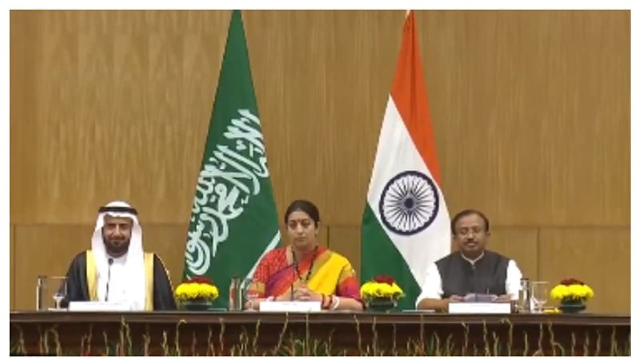 ഇന്ത്യയ്ക്കും സൗദിക്കും ഇടയിൽ നേരിട്ടുള്ള കൂടുതൽ വിമാന സർവീസ്; നിരക്ക് കുറഞ്ഞ സർവീസുകളും ആലോചനയിൽ ഇന്ത്യയ്ക്കും സൗദിക്കും ഇടയിൽ നേരിട്ടുള്ള കൂടുതൽ വിമാന സർവീസ്; നിരക്ക് കുറഞ്ഞ സർവീസുകളും ആലോചനയിൽ