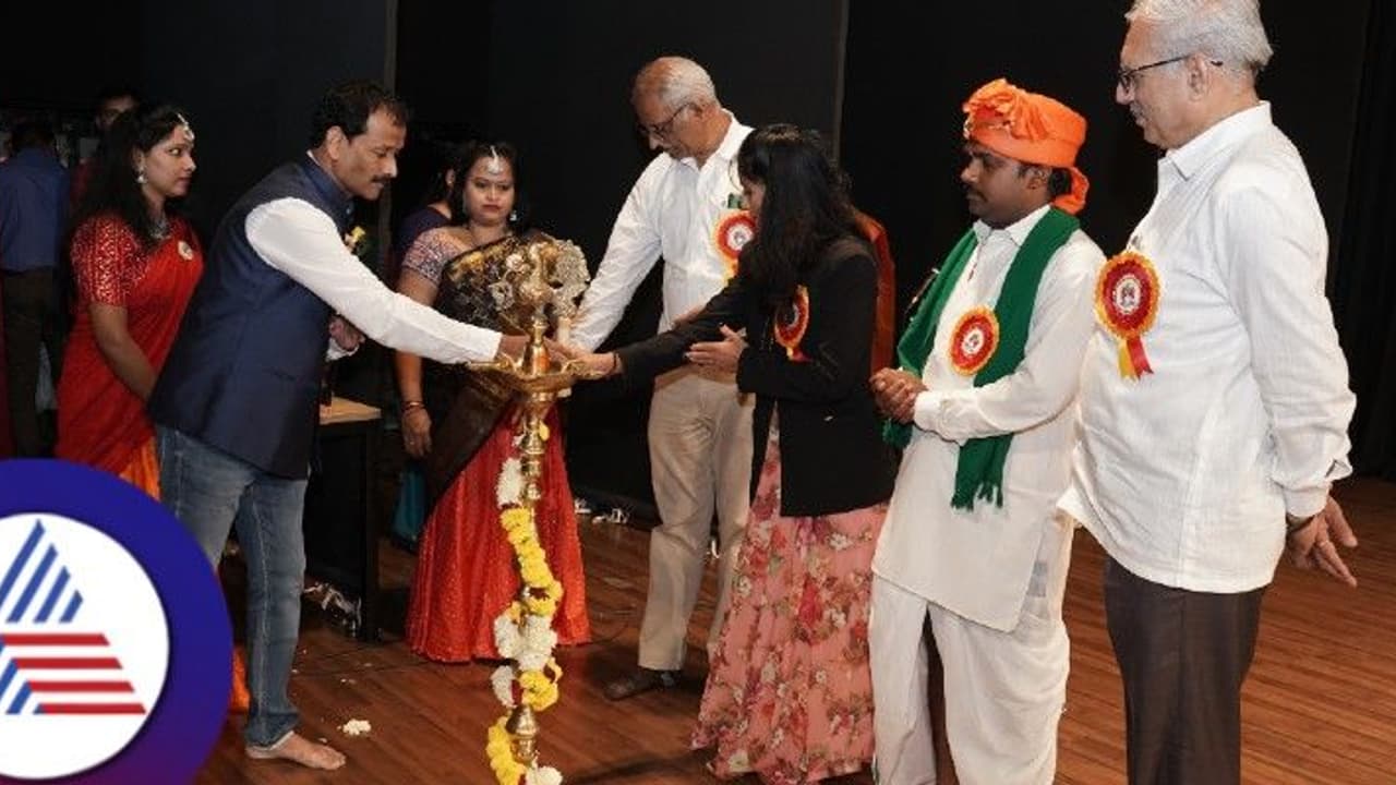 ಪುಣೆ: 'ನಮ್ಮವರು' ಸಂಘದಿಂದ ಕರ್ನಾಟಕ ರಾಜ್ಯೋತ್ಸವದ ವಿಜೃಂಭಣೆಯ ಆಚರಣೆ! ಪುಣೆ: 'ನಮ್ಮವರು' ಸಂಘದಿಂದ ಕರ್ನಾಟಕ ರಾಜ್ಯೋತ್ಸವದ ವಿಜೃಂಭಣೆಯ ಆಚರಣೆ!