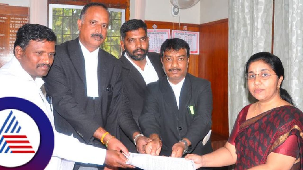 ಪೊಲೀಸರು ಹಾಗೂ ವಕೀಲರ ನಡುವೆ ಬಹಿರಂಗ ಸಂಘರ್ಷಕ್ಕೆ ವಿರಾಮ ? ಹೈಕೋರ್ಟ್ ಸೂಚನೆ ಏನು? ಪೊಲೀಸರು ಹಾಗೂ ವಕೀಲರ ನಡುವೆ ಬಹಿರಂಗ ಸಂಘರ್ಷಕ್ಕೆ ವಿರಾಮ ? ಹೈಕೋರ್ಟ್ ಸೂಚನೆ ಏನು?