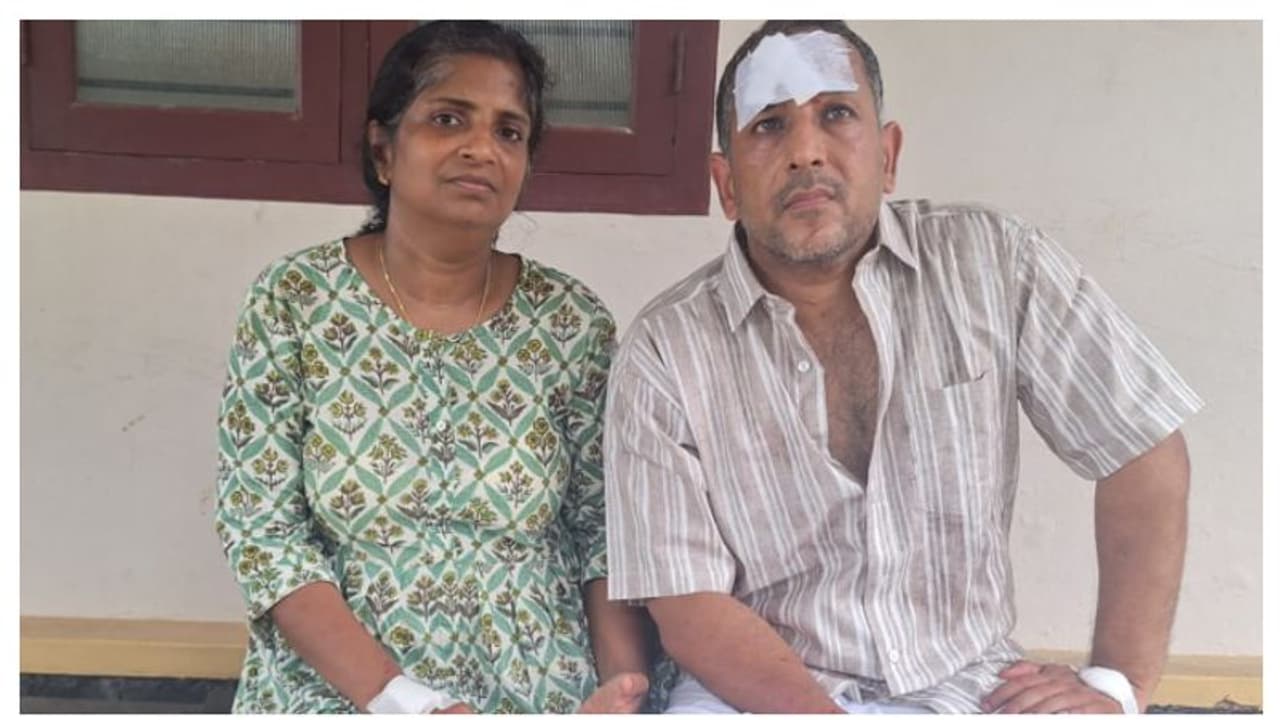 പുലർച്ചെ എന്തോ ശബ്ദം, നോക്കിയപ്പോൾ മുന്നിൽ കള്ളൻ; ദമ്പതികൾക്ക് വെട്ടേറ്റു, 2 ലക്ഷം രൂപയും 6 പവനും മോഷണം പോയി പുലർച്ചെ എന്തോ ശബ്ദം, നോക്കിയപ്പോൾ മുന്നിൽ കള്ളൻ; ദമ്പതികൾക്ക് വെട്ടേറ്റു, 2 ലക്ഷം രൂപയും 6 പവനും മോഷണം പോയി