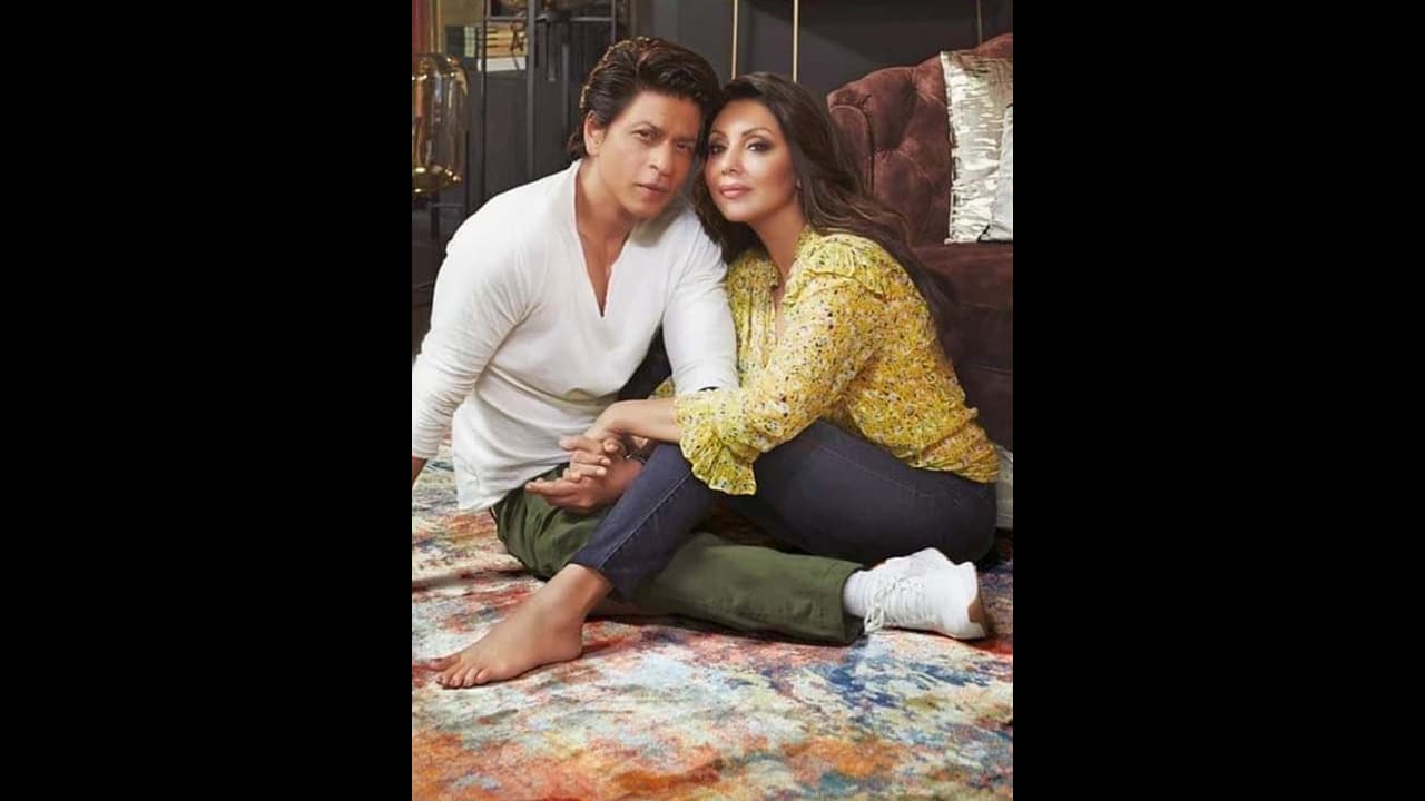 షారుఖ్ ఖాన్ ను కంట్రోల్ లో పెట్టిన గౌరీ ఖాన్.. ఏవిషయంలో అంటే..? 