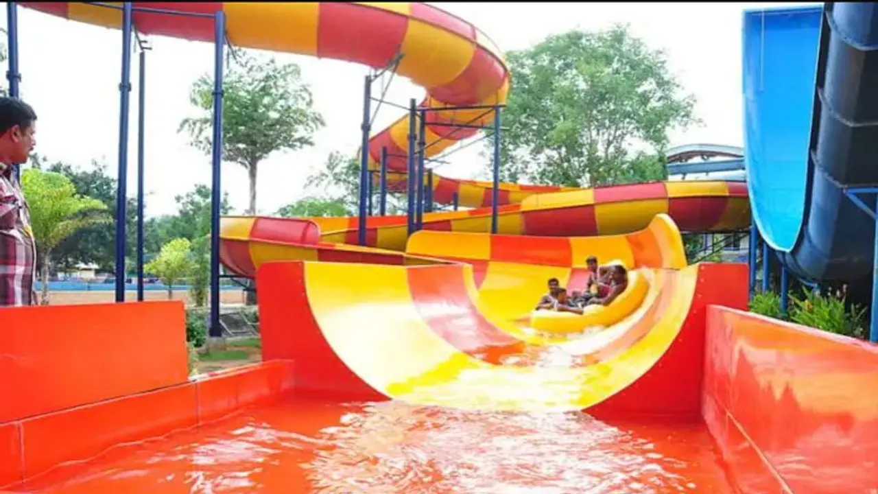 വാട്ടര്‍ തീം പാര്‍ക്കിലേക്ക് വിനോദയാത്ര പോയ വിദ്യാർഥികള്‍ക്ക് ഭക്ഷ്യ വിഷബാധ