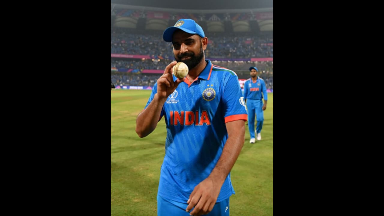 ലോകകപ്പിലെ പ്രകടനം മാത്രം മതിയാവും! ഷമിക്കും അര്ഹിച്ചിരുന്നു എ+ ബിസിസിഐ കോണ്ട്രാക്റ്റെന്ന് വാദം ലോകകപ്പിലെ പ്രകടനം മാത്രം മതിയാവും! ഷമിക്കും അര്ഹിച്ചിരുന്നു എ+ ബിസിസിഐ കോണ്ട്രാക്റ്റെന്ന് വാദം