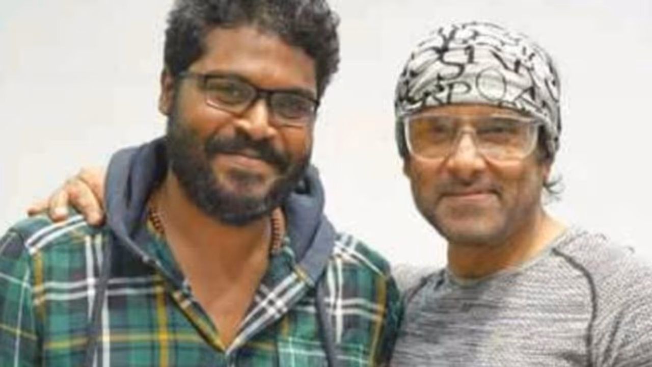 വമ്പൻ ഹൈപ്പിലെത്തിയിട്ടും പരാജയപ്പെട്ട ആ സംവിധായകനൊപ്പം വീണ്ടും വിക്രം വമ്പൻ ഹൈപ്പിലെത്തിയിട്ടും പരാജയപ്പെട്ട ആ സംവിധായകനൊപ്പം വീണ്ടും വിക്രം