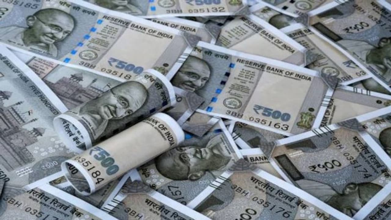 മുതിർന്ന പൗരന്മാർക്ക് നിക്ഷേപത്തിലൂടെ നേട്ടം കൊയ്യാം; ഈ ബാങ്കുകൾ നൽകുന്നത് വമ്പൻ പലിശ 