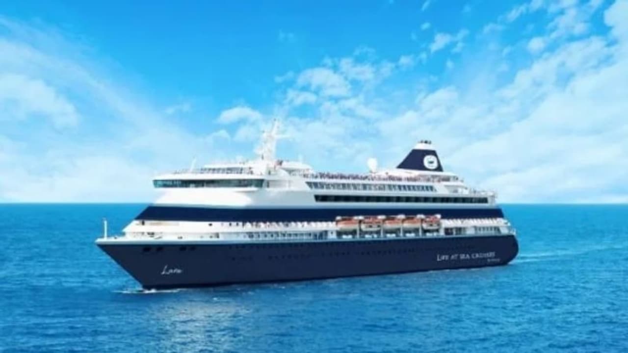 കപ്പല് യാത്രയ്ക്ക് വേണ്ടി സ്വന്തം വീട് വിറ്റ സ്ത്രീ; ഒടുവില് നേരിടേണ്ടി വന്നത്... കപ്പല് യാത്രയ്ക്ക് വേണ്ടി സ്വന്തം വീട് വിറ്റ സ്ത്രീ; ഒടുവില് നേരിടേണ്ടി വന്നത്...