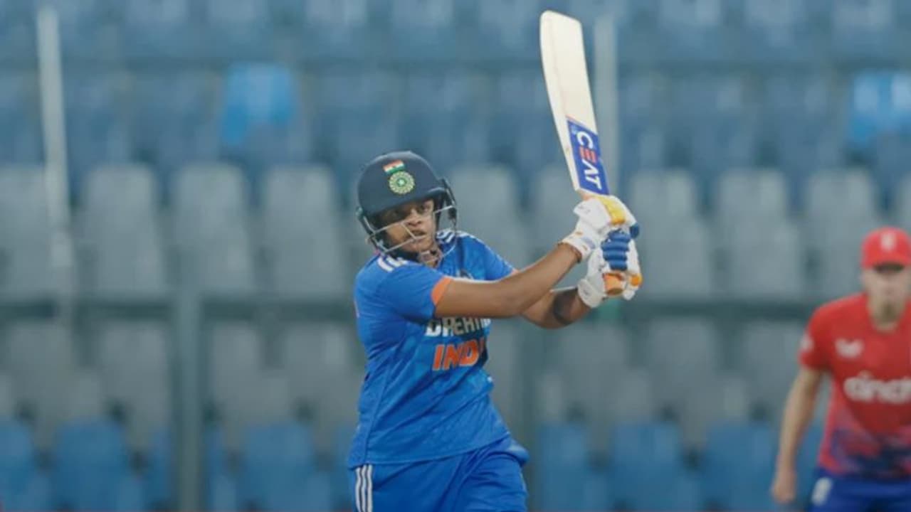 ഏഴ് മാസത്തെ ഇടവേളയ്ക്ക് ശേഷം ഷെഫാലി വര്മ ഇന്ത്യന് ടീമില്; ഇംഗ്ലണ്ടിലേക്ക് മലയാളി താരങ്ങളില്ല ഏഴ് മാസത്തെ ഇടവേളയ്ക്ക് ശേഷം ഷെഫാലി വര്മ ഇന്ത്യന് ടീമില്; ഇംഗ്ലണ്ടിലേക്ക് മലയാളി താരങ്ങളില്ല