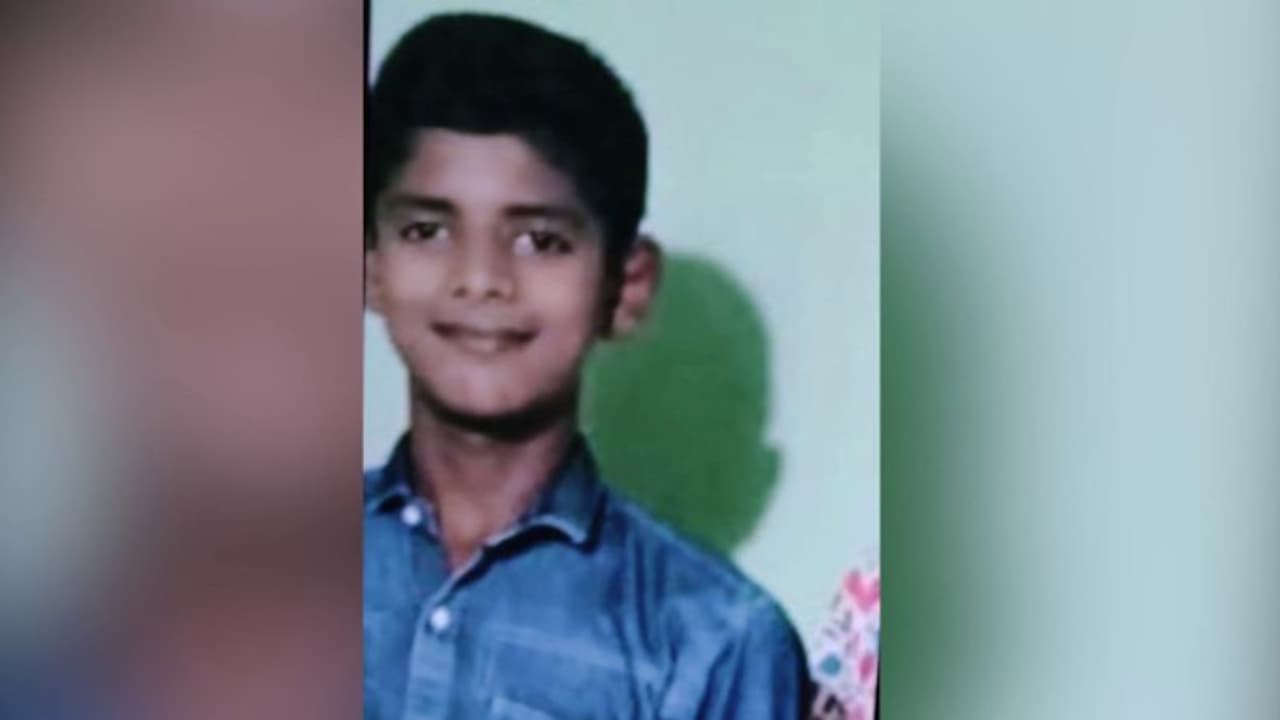 കടലില്‍ ഒഴുക്കില്‍പെട്ട വിദ്യാര്‍ത്ഥി മുങ്ങി മരിച്ചു, മൂന്നു കുട്ടികളെ രക്ഷപ്പെടുത്തി