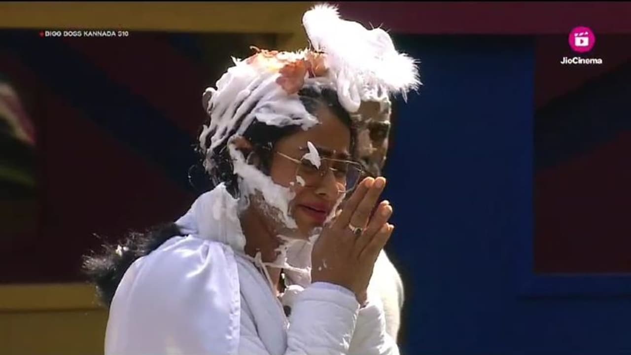 ರಕ್ಕಸರು ಗಂಧರ್ವರ ಮೇಲೆ ದಾಳಿ ಮಾಡುತ್ತಿದ್ದಾರೆ; ಸೋತು ಶರಣಾದರಾ ಗಂಧರ್ವರು! ರಕ್ಕಸರು ಗಂಧರ್ವರ ಮೇಲೆ ದಾಳಿ ಮಾಡುತ್ತಿದ್ದಾರೆ; ಸೋತು ಶರಣಾದರಾ ಗಂಧರ್ವರು!