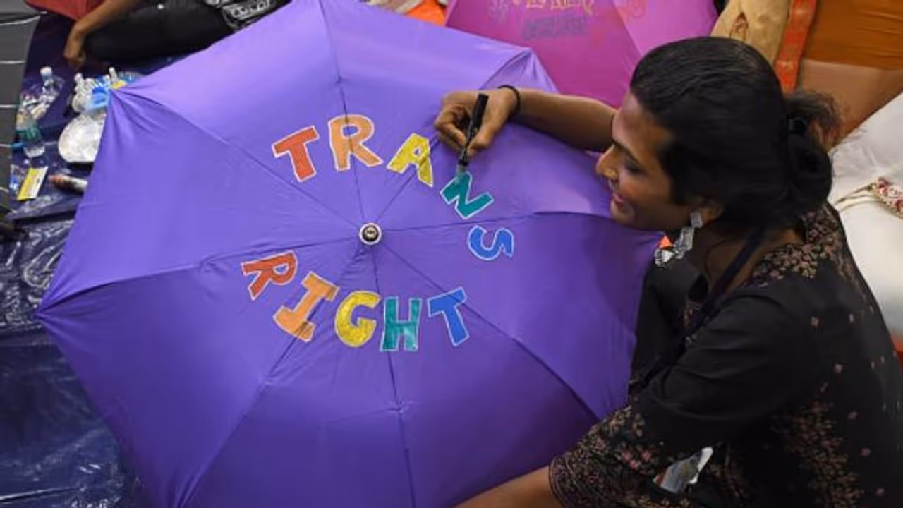 സർവകലാശാലകളിൽ ട്രാൻസ്ജെൻഡർ വിദ്യാർത്ഥികൾക്ക് സൗജന്യ വിദ്യാഭ്യാസം, തീരുമാനവുമായി മഹാരാഷ്ട്ര സർവകലാശാലകളിൽ ട്രാൻസ്ജെൻഡർ വിദ്യാർത്ഥികൾക്ക് സൗജന്യ വിദ്യാഭ്യാസം, തീരുമാനവുമായി മഹാരാഷ്ട്ര