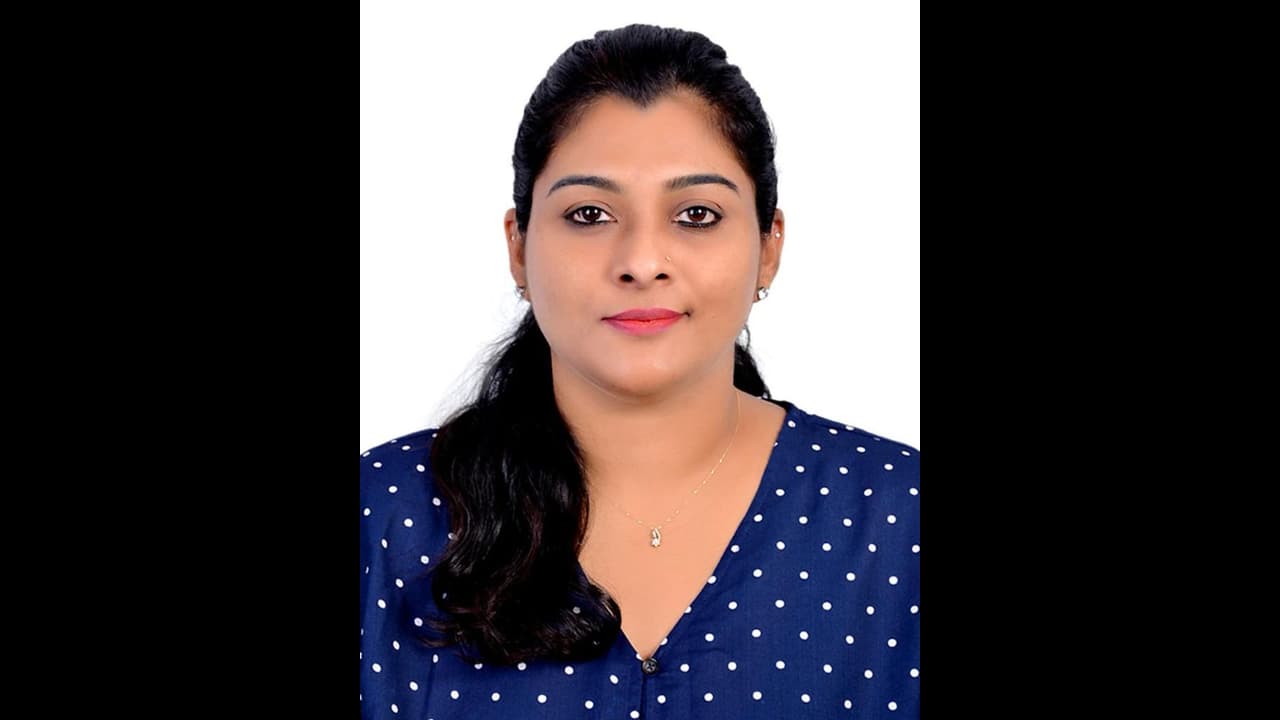 ആദ്യമായെടുത്ത ബിഗ് ടിക്കറ്റിൽ മലയാളിക്ക് റേഞ്ച് റോവർ വെലാർ കാർ സ്വന്തം ആദ്യമായെടുത്ത ബിഗ് ടിക്കറ്റിൽ മലയാളിക്ക് റേഞ്ച് റോവർ വെലാർ കാർ സ്വന്തം