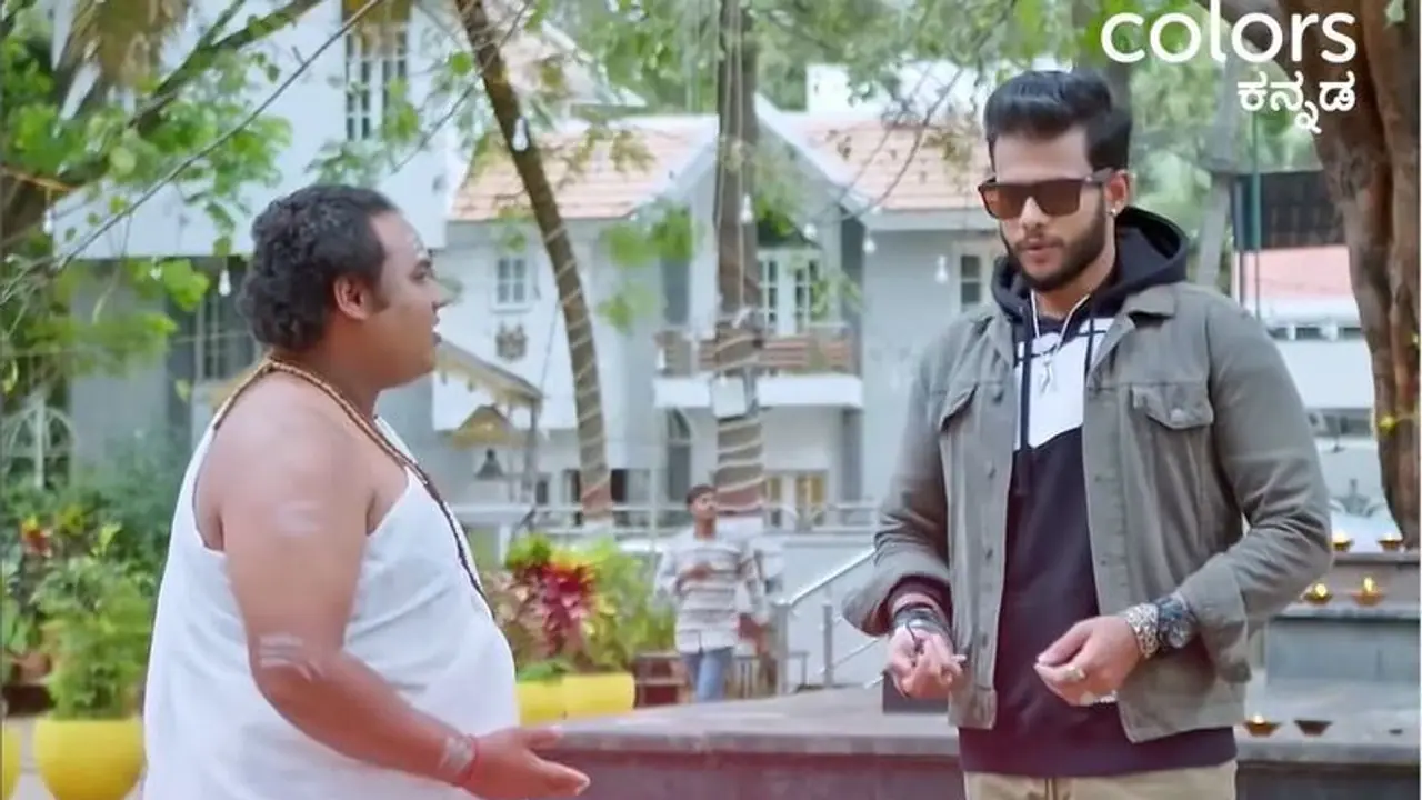 ಏನೋ ಇದು ರಾಮಾಚಾರಿ ಪೊರ್ಕಿ ತರ ಬಂದಿದೀಯಲ್ಲೋ, ದೇವಸ್ಥಾನಕ್ಕೆ ಹೀಗೆಲ್ಲ ಬರ್ತಾರೇನೋ; ಕಿಟ್ಟಿ ಶಾಕ್!