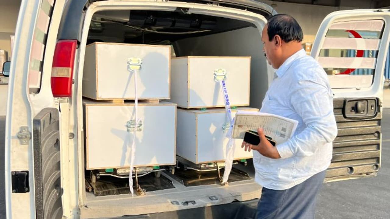 'കേന്ദ്രത്തിന്റെ നിയമ കുരുക്ക് വീണ്ടും, ഗൾഫിൽ പ്രവാസികളുടെ മൃതദേഹങ്ങൾ കെട്ടി കിടക്കുന്നു'; ആരോപണവുമായി അഷ്റഫ് 'കേന്ദ്രത്തിന്റെ നിയമ കുരുക്ക് വീണ്ടും, ഗൾഫിൽ പ്രവാസികളുടെ മൃതദേഹങ്ങൾ കെട്ടി കിടക്കുന്നു'; ആരോപണവുമായി അഷ്റഫ്