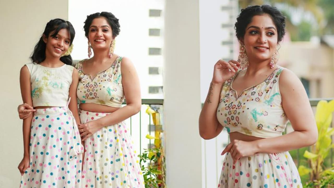 'നോക്കണ്ട ഉണ്ണീ, ഇത് അതന്നെ'; മകൾക്കൊപ്പമുള്ള ചിത്രവുമായി ആര്യ