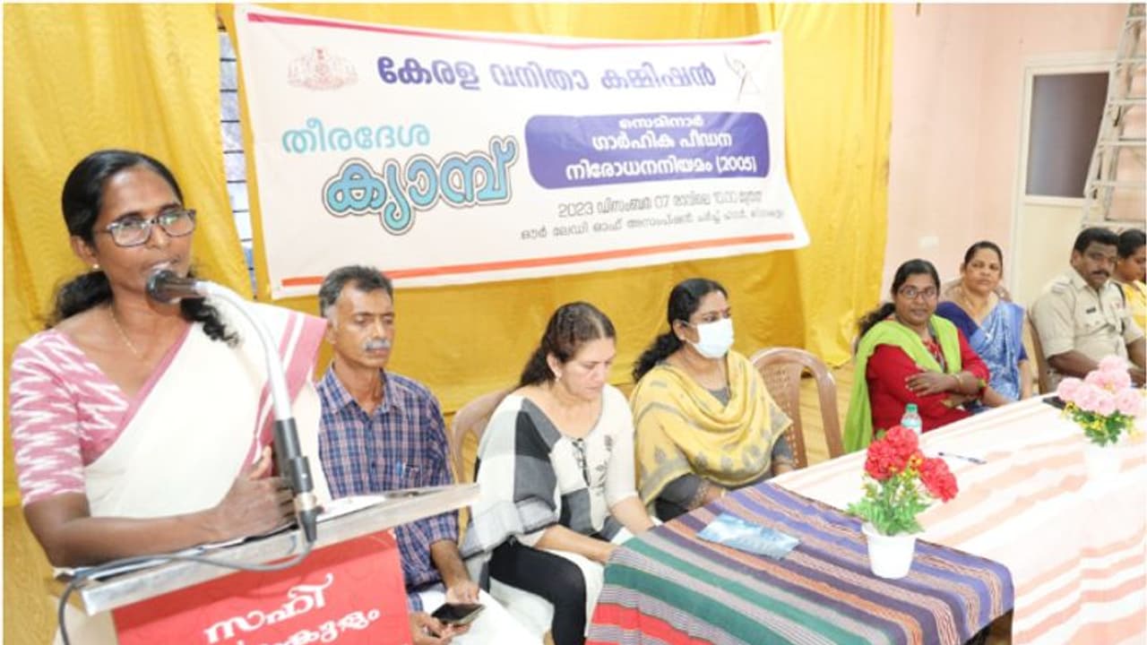 സ്ത്രീധനം വിപത്ത്, അഡ്ജസ്റ്റ് ചെയ്യണമെന്ന് മാതാപിതാക്കൾ പെണ്‍മക്കളോട് പറയരുത്: വനിതാ കമ്മിഷന്‍ അംഗം മഹിളാമണി