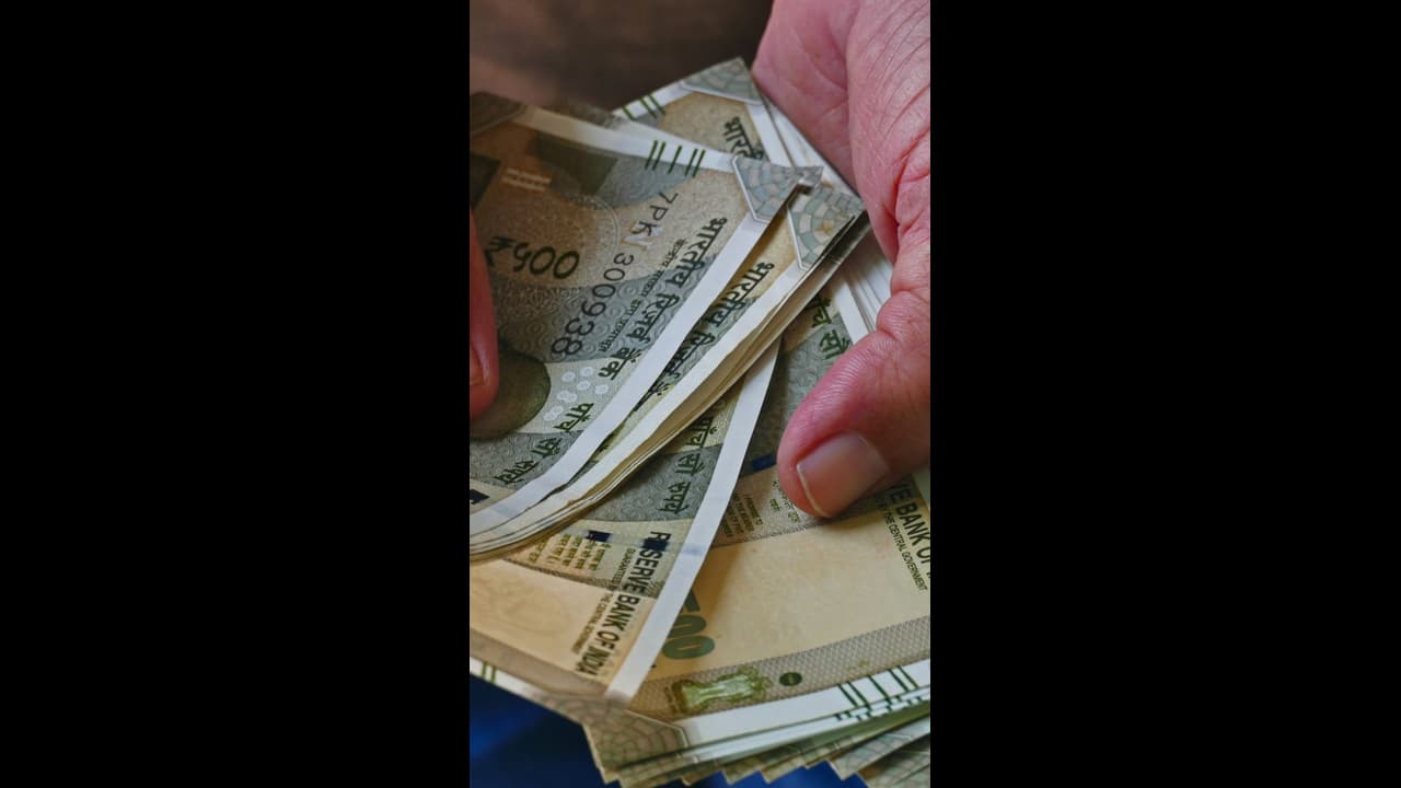 പലിശ 4.5 ശതമാനം മാത്രം, വായ്പയായി 50 ലക്ഷം വരെ കിട്ടും; ഇതുവരെ നൽകിയത് 748.43 കോടി രൂപ, 'വി മിഷൻ' പദ്ധതി പലിശ 4.5 ശതമാനം മാത്രം, വായ്പയായി 50 ലക്ഷം വരെ കിട്ടും; ഇതുവരെ നൽകിയത് 748.43 കോടി രൂപ, 'വി മിഷൻ' പദ്ധതി