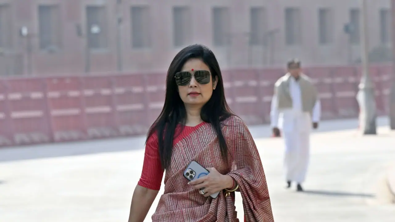 ಸಂಸದೆ ಮಹುವಾ ಮೊಯಿತ್ರಾ ಲೋಕಸಭೆ ಸದಸ್ಯತ್ವ ರದ್ದು, ಶಿಸ್ತು ಸಮಿತಿ ಶಿಫಾರಸು ಅಂಗೀಕಾರ!